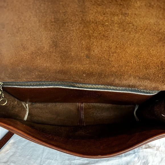 Vintage COACH NYC Classic Pouch Leather Shoulder Bag - No. 147-5201 - Picture 11 of 13